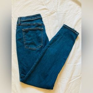 Universal thread jeans